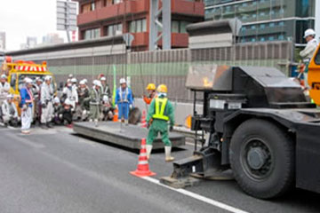 床版切り出し・桁補強