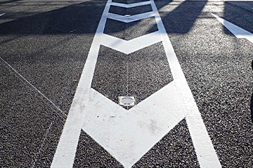 自発光式道路鋲の設置