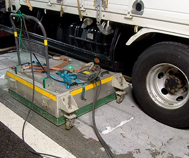 解体性接着技術を用いたSFRC舗装撤去工法