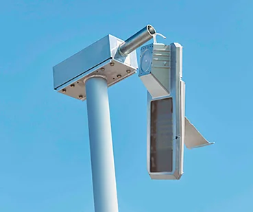 道路照明灯具落下防止構造 らく防くん